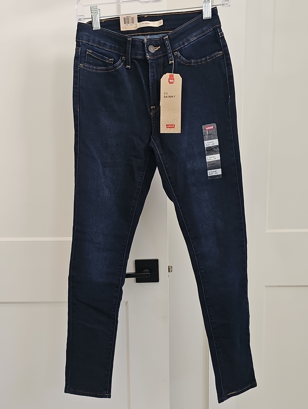 Levi's Womens Skinny Jeans in Dark Indigo Size 2 Short, Waist 26 Lenght 28